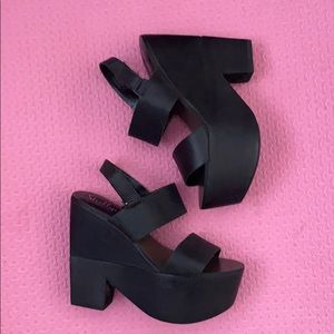 Shelly’s London Platform Sandal